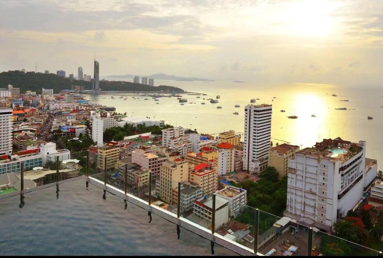The Base Central Pattaya Seaview Eksteriør bilde