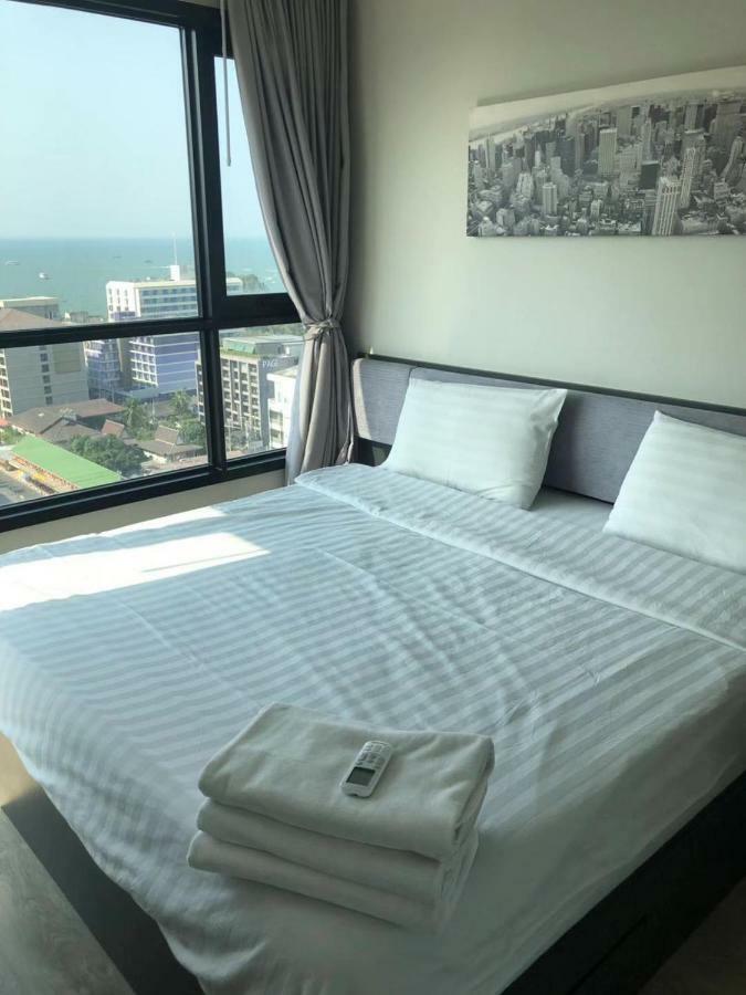The Base Central Pattaya Seaview Eksteriør bilde